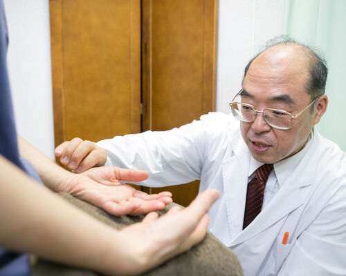 漢方医学の脈診で施術